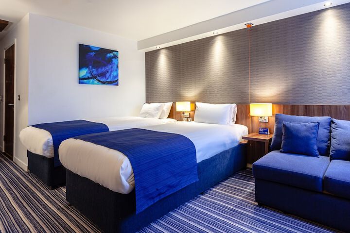 Room 12 of 48