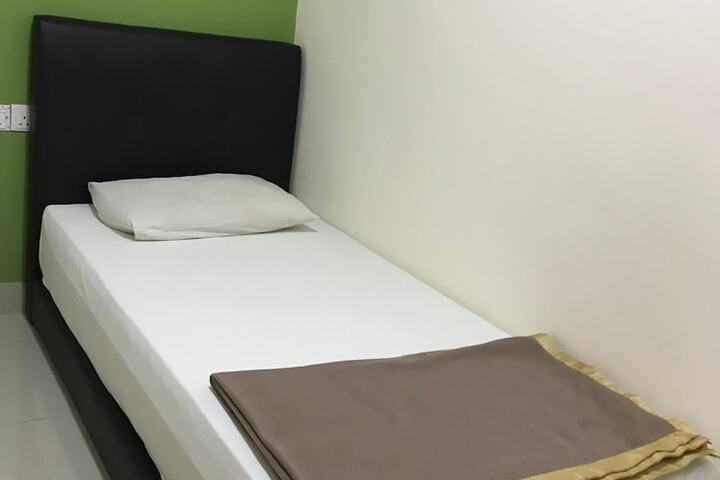 Room 13 of 68