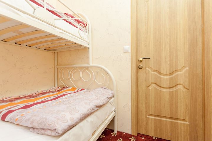 Room 13 of 37