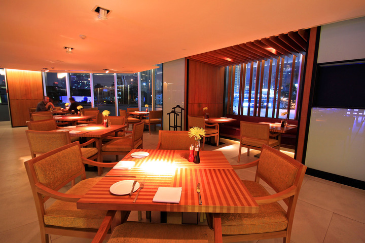 Dining 45 of 70