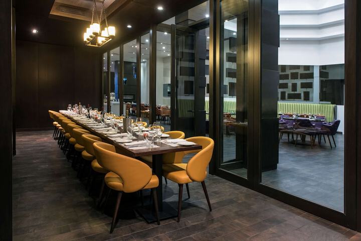 Dining 55 of 101
