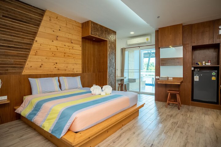 Room 10 of 82