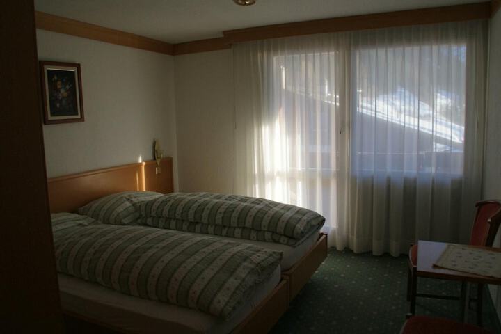 Room 13 of 45