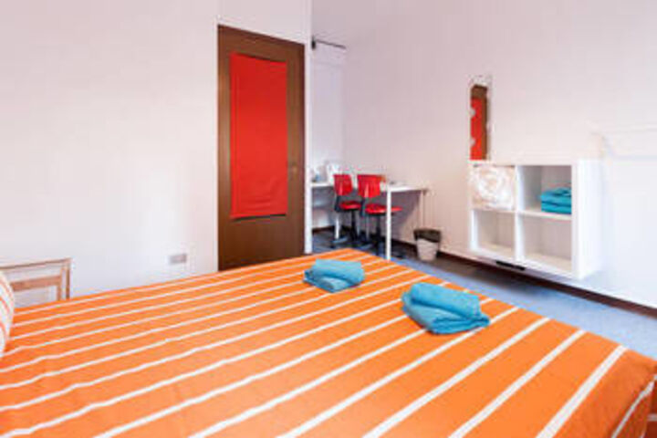 Room 8 of 19