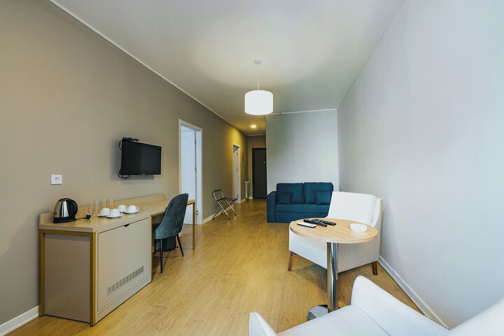 Room 25 of 53