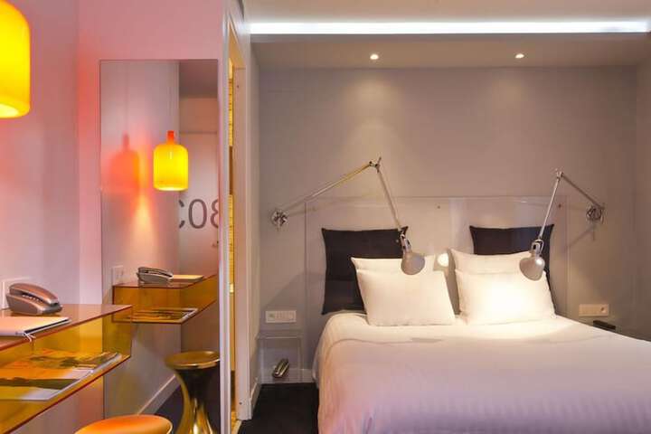 Room 12 of 34