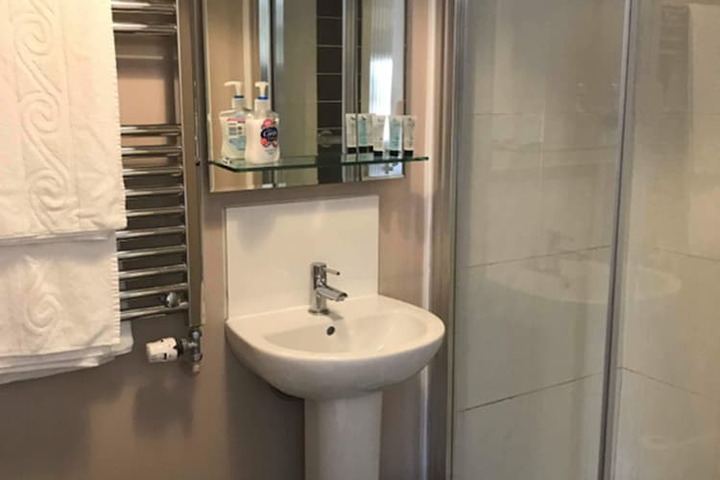 Room 10 of 18