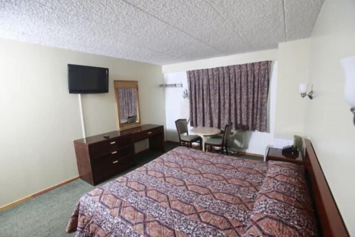 Room 7 of 26
