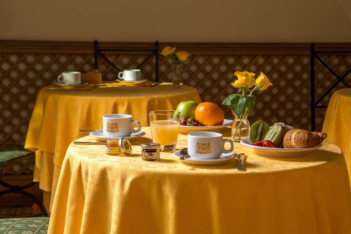 Breakfast/Coffee Service 35 of 49