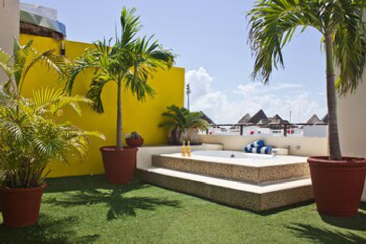 Mayan Luxury Penthouse by SunandSea