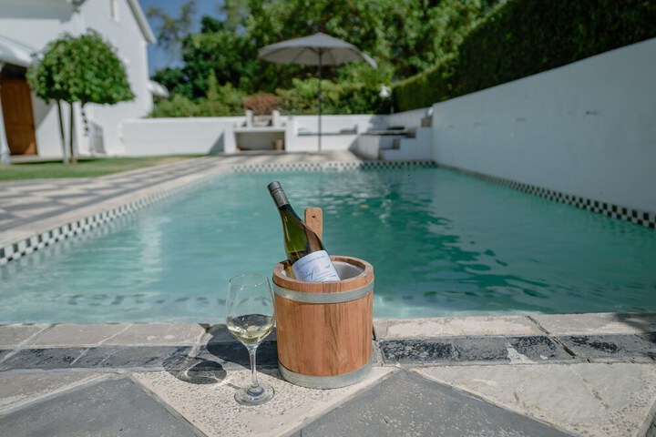 Pool 42 of 75