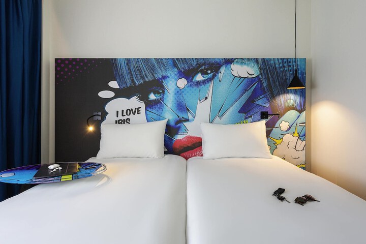 Room 19 of 46