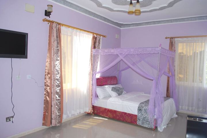Room 5 of 15