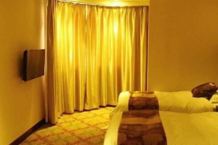 Room 23 of 82