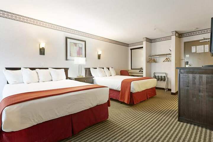 Room 10 of 32