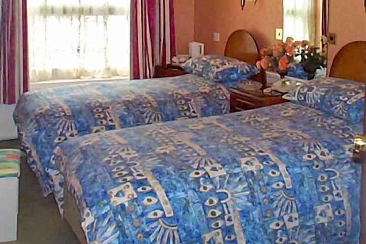 Room 11 of 25