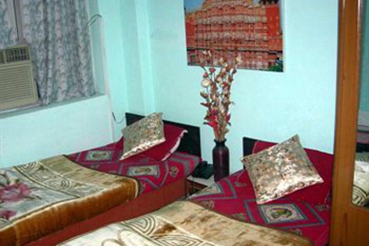 Room 16 of 46