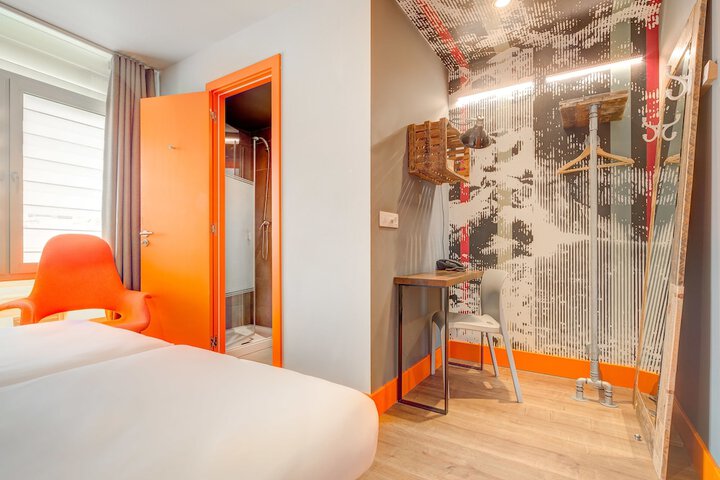 Room 21 of 65