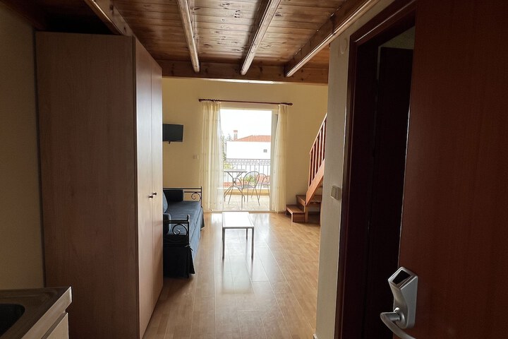 Room 12 of 62