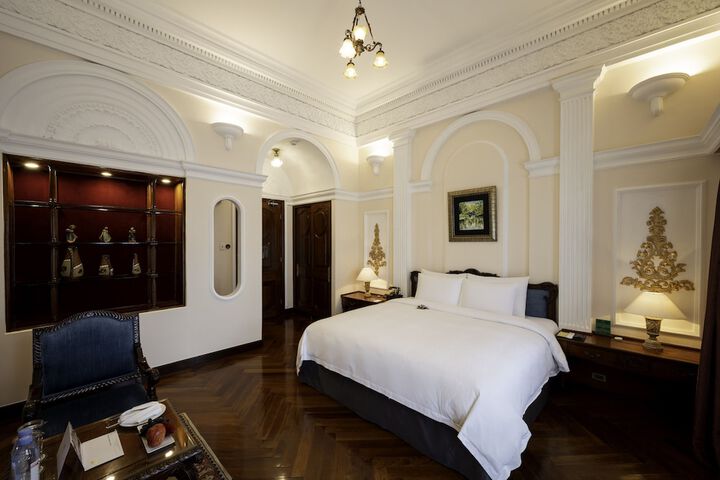 Room 26 of 193