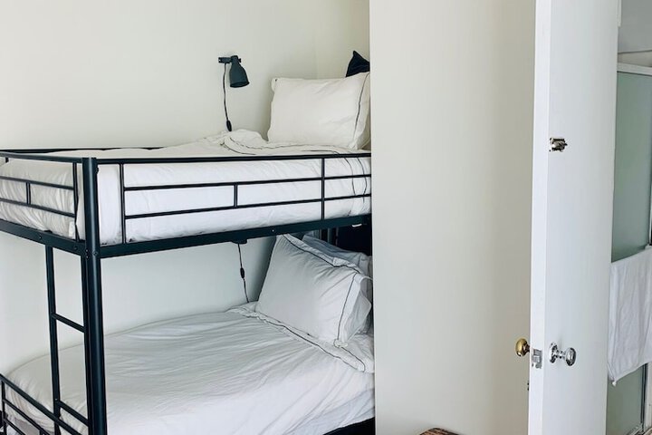 Room 16 of 33