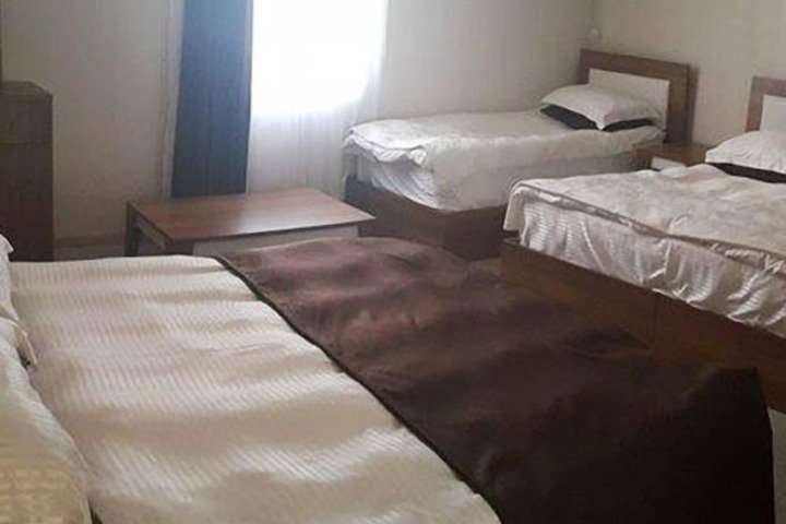 Room 7 of 27