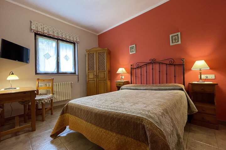Room 4 of 24