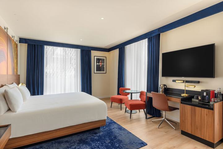 Room 16 of 132