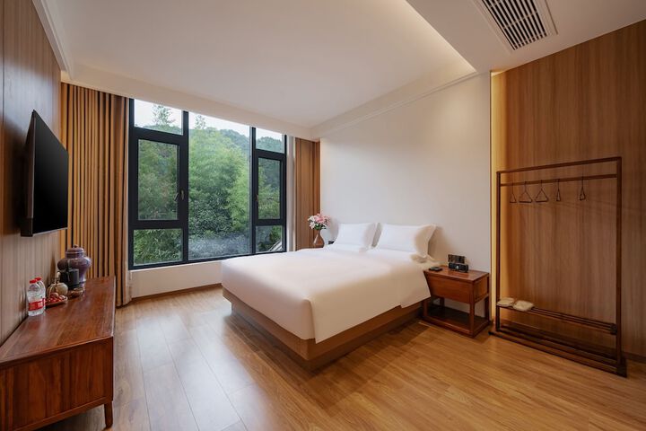 Room 36 of 80