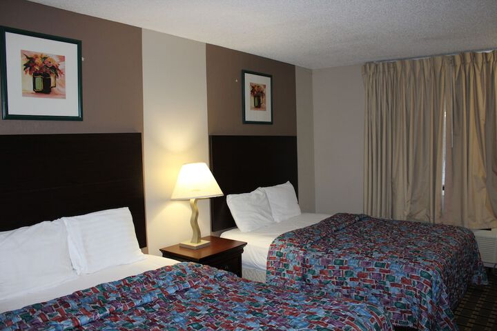 2 Double Beds (11 of 27)