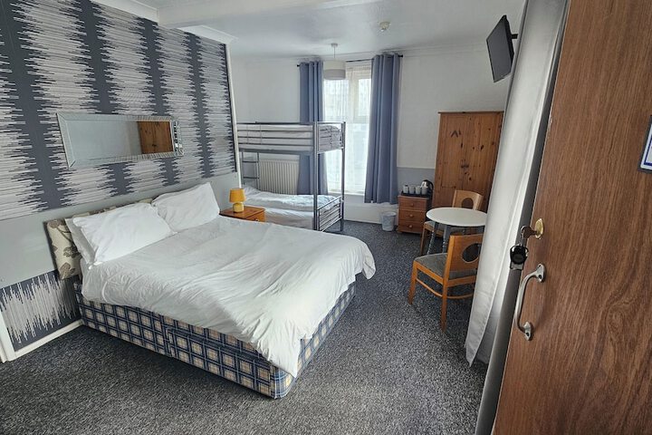 Room 27 of 51