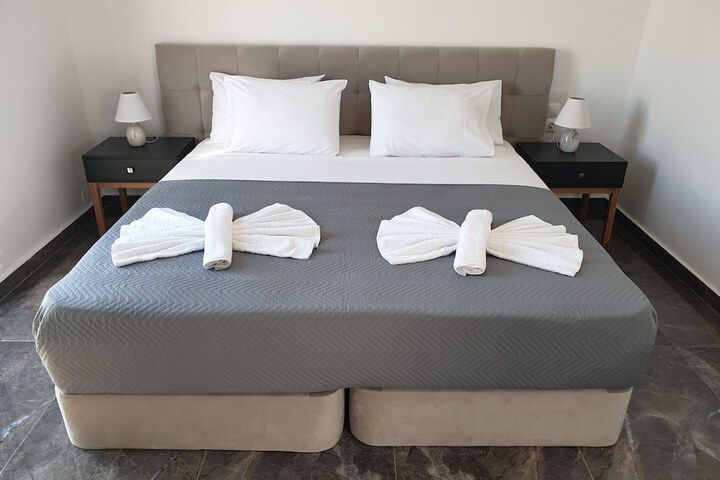 Room 4 of 23