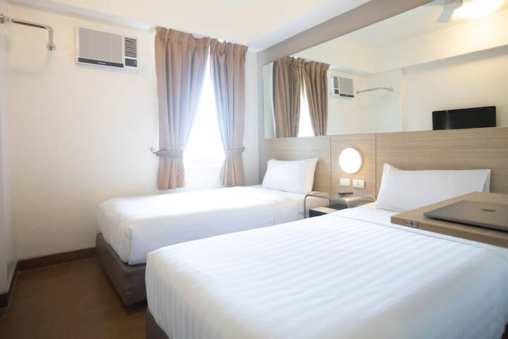 Room 7 of 28