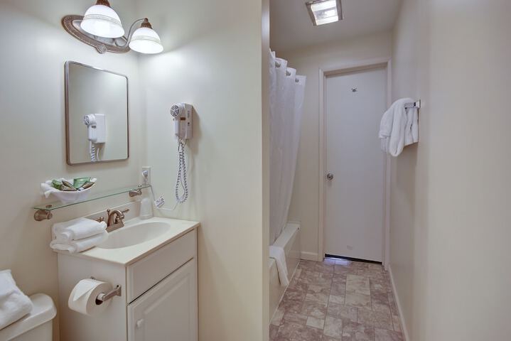 Standard 2 Queen Beds City View No Balcony (45 of 51)
