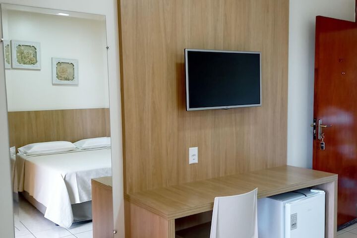 Room 7 of 42