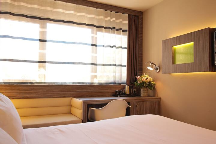 Room 16 of 92