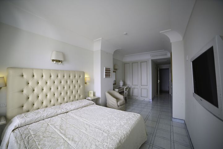 Room 14 of 52