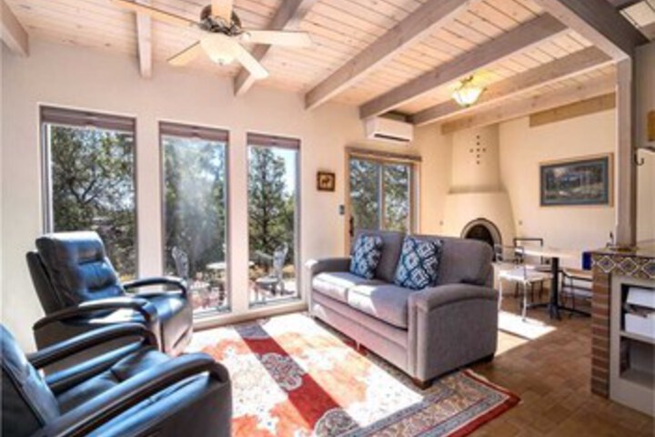 Viva Casita North 1 Bedroom, Walk to Town, Sleeps 4