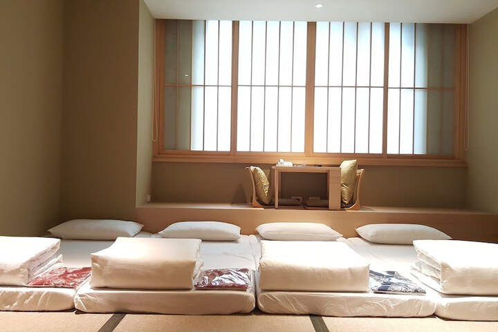 Room 19 of 103