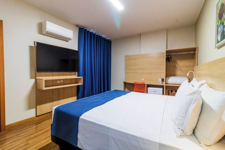 Room 21 of 102
