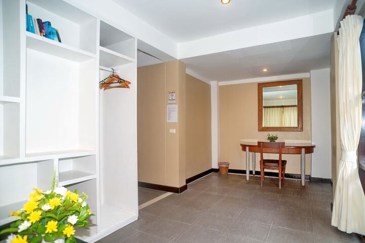 Room 53 of 105