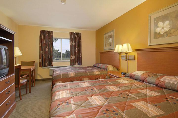 1 King Bed (24 of 32)