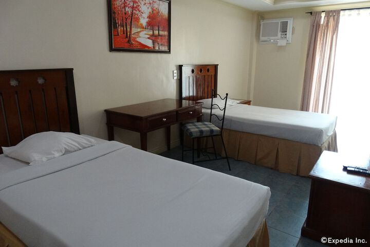 Room 7 of 40
