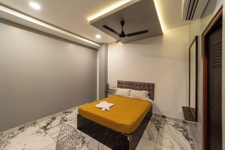 Room 10 of 24