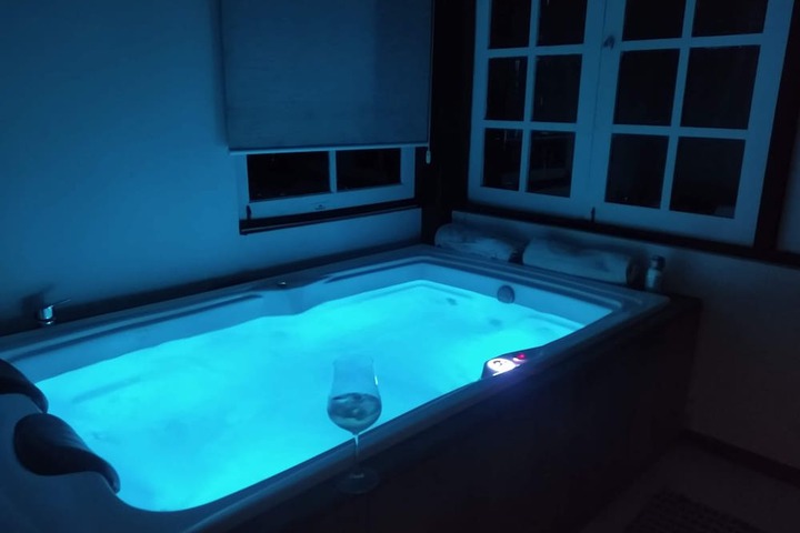 Room 3 of 33