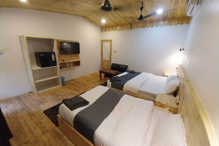 Room 8 of 22