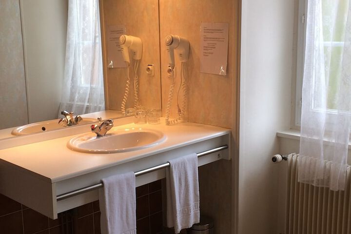Room 16 of 23