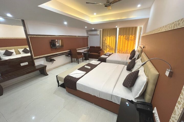 Room 2 of 29