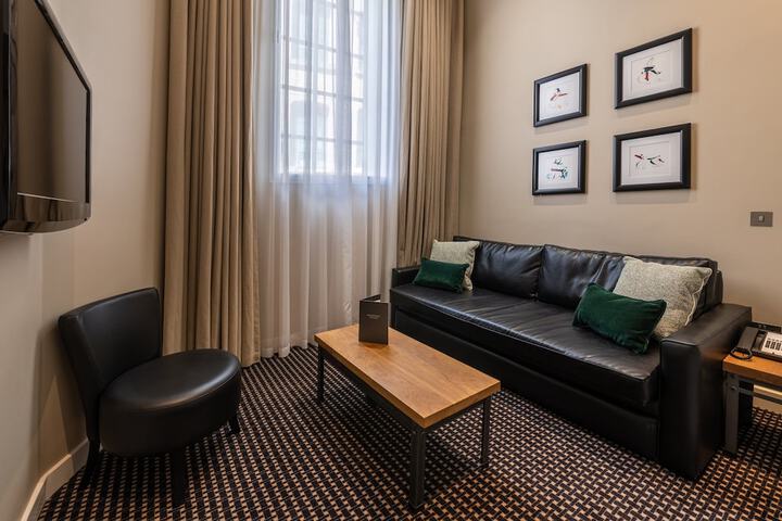 Room 34 of 52