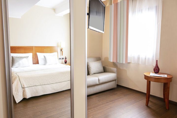 Room 10 of 132